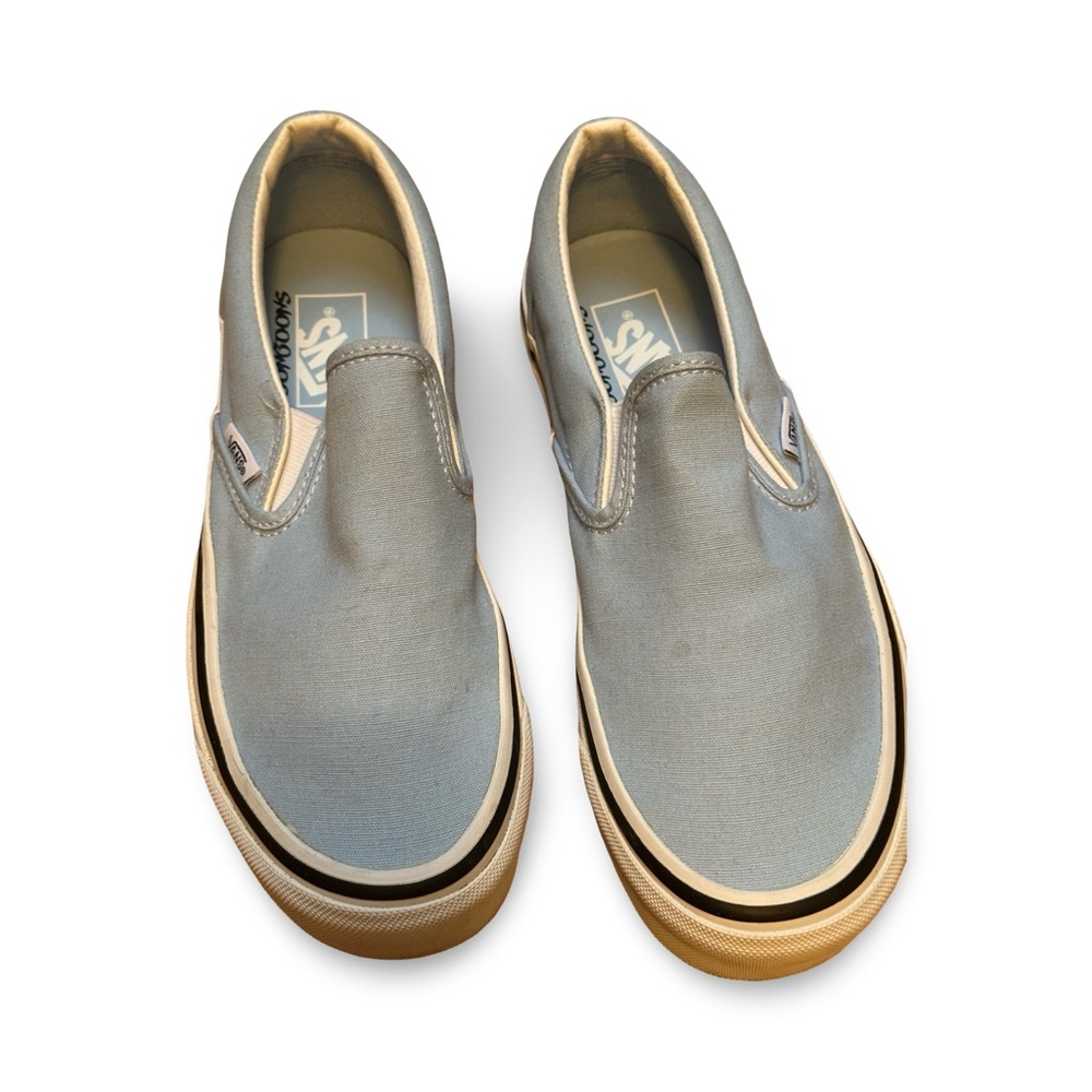 Vans Classic Slip-On sneakers in a light blue canvas M7 W8.5 Like New